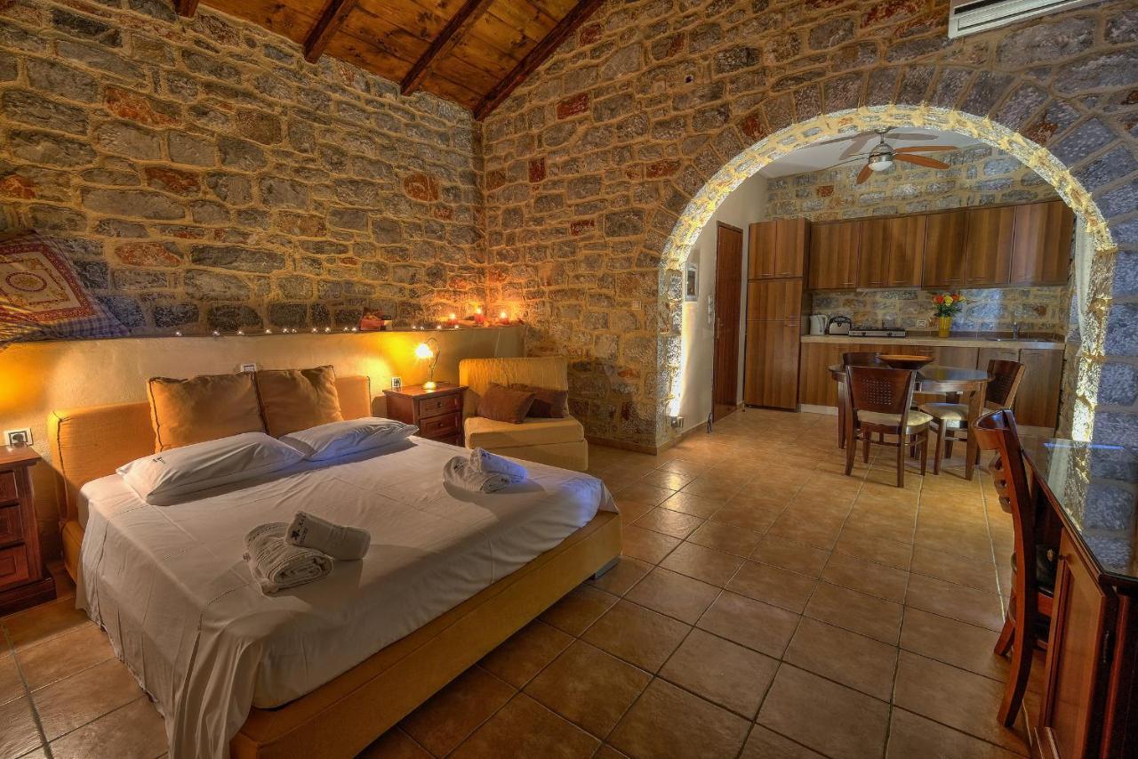 Achelatis Traditional Tatil Evi