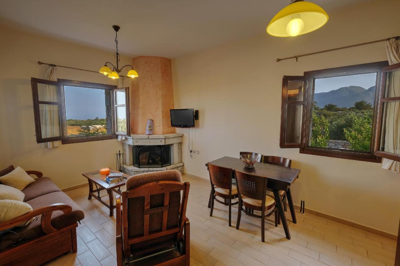 Achelatis Traditional Tatil Evi